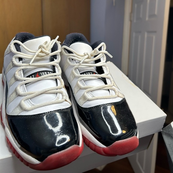 2020 AIR JORDAN 11 RETRO LOW CONCORD -BRED - Picture 1 of 4